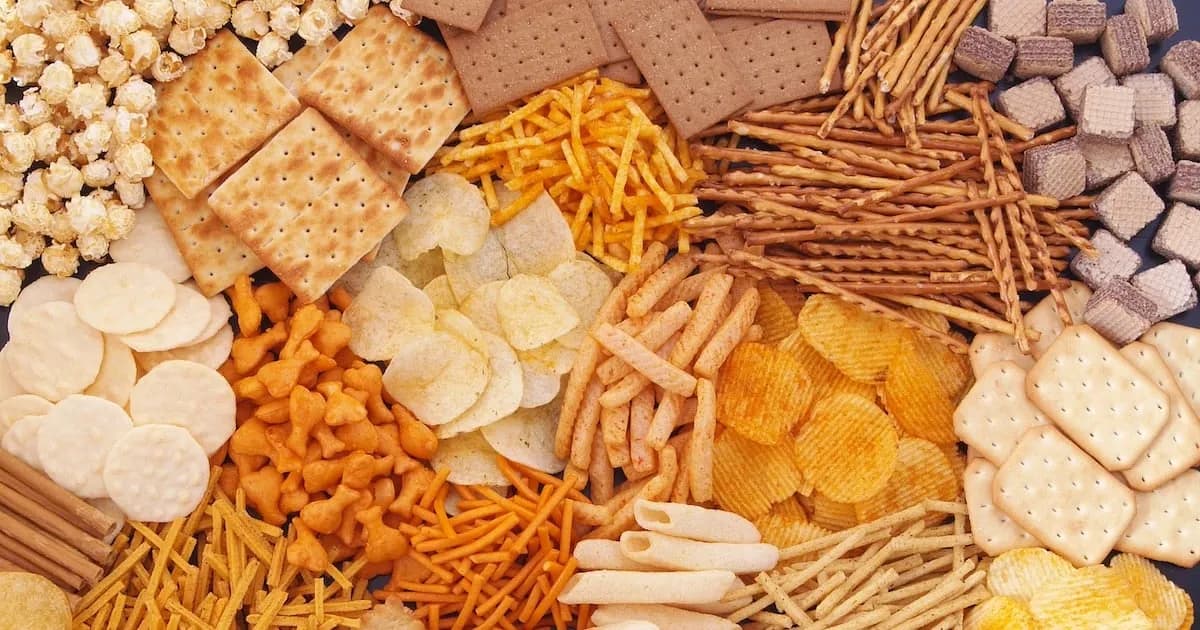 El vínculo entre el alcohol y el deseo de snacks salados: un estudio revela su impacto