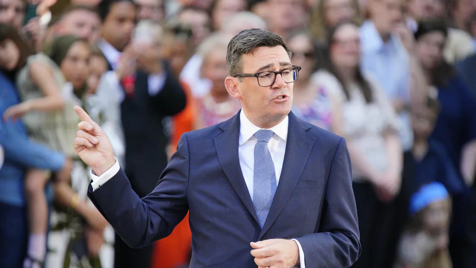 Andy Burnham anuncia una rebaja impositiva para pubs, discotecas y salas de música
